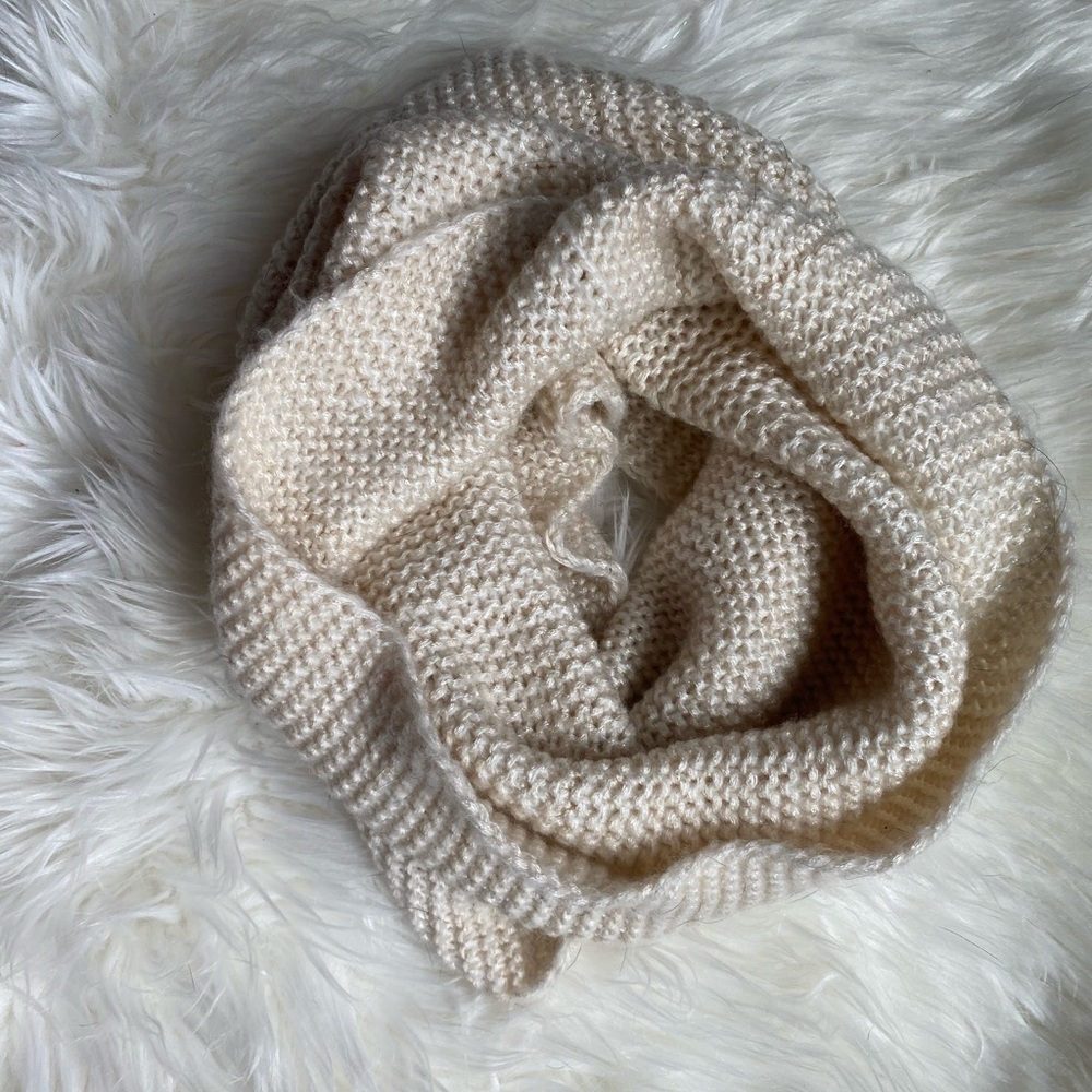 H&M white cream scarf